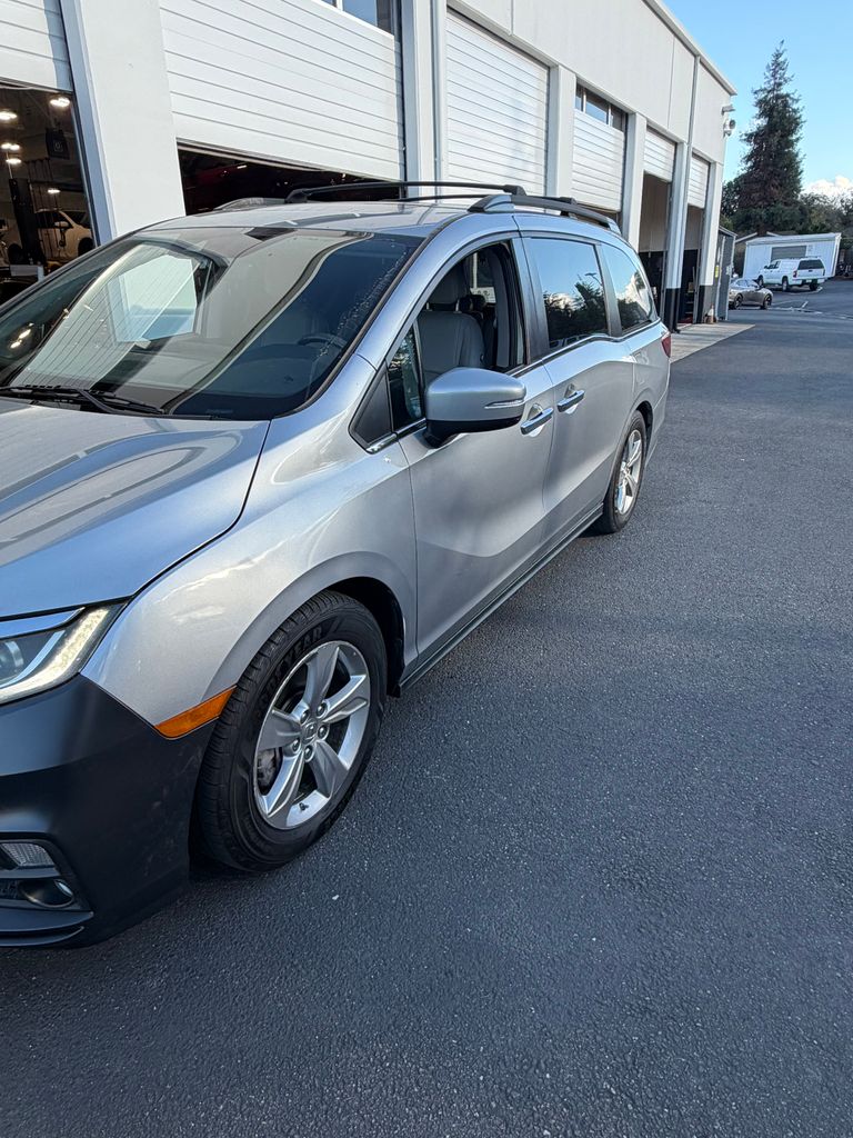 2018 Honda Odyssey EX-L photo 3