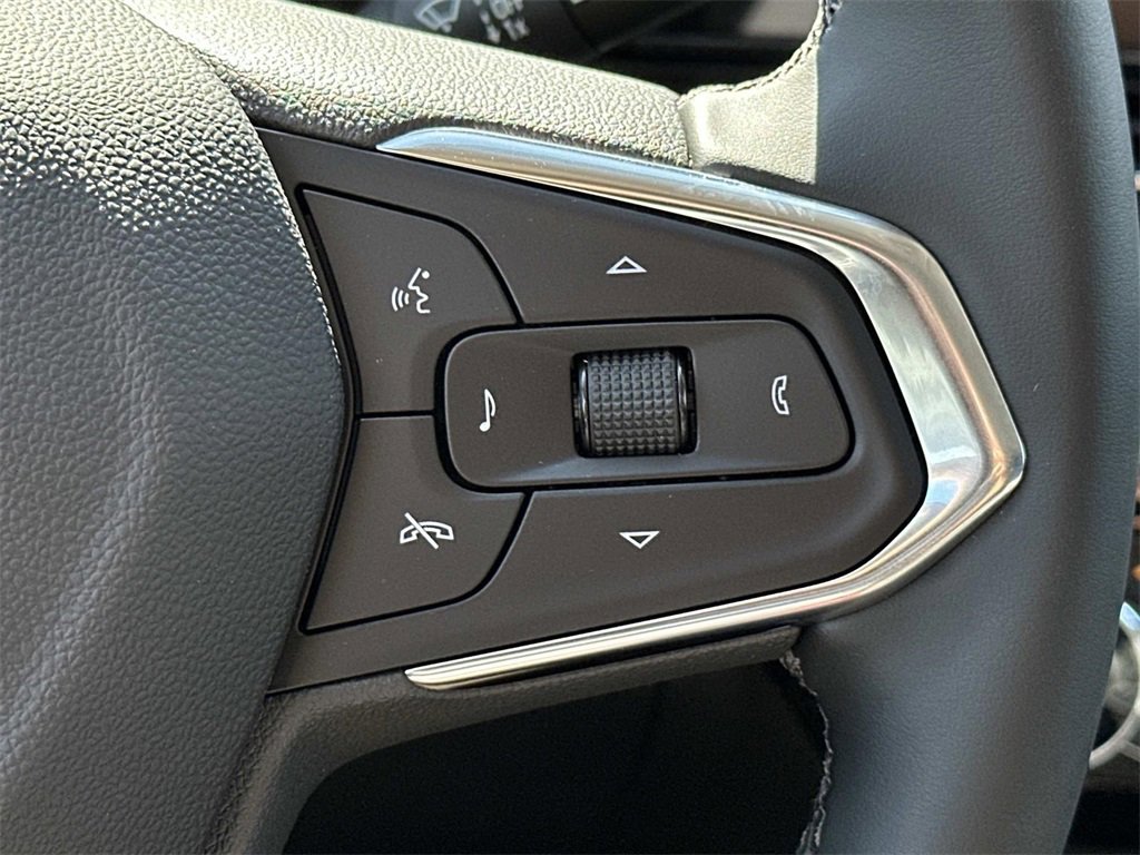 2025 Chevrolet Trax LT photo 16