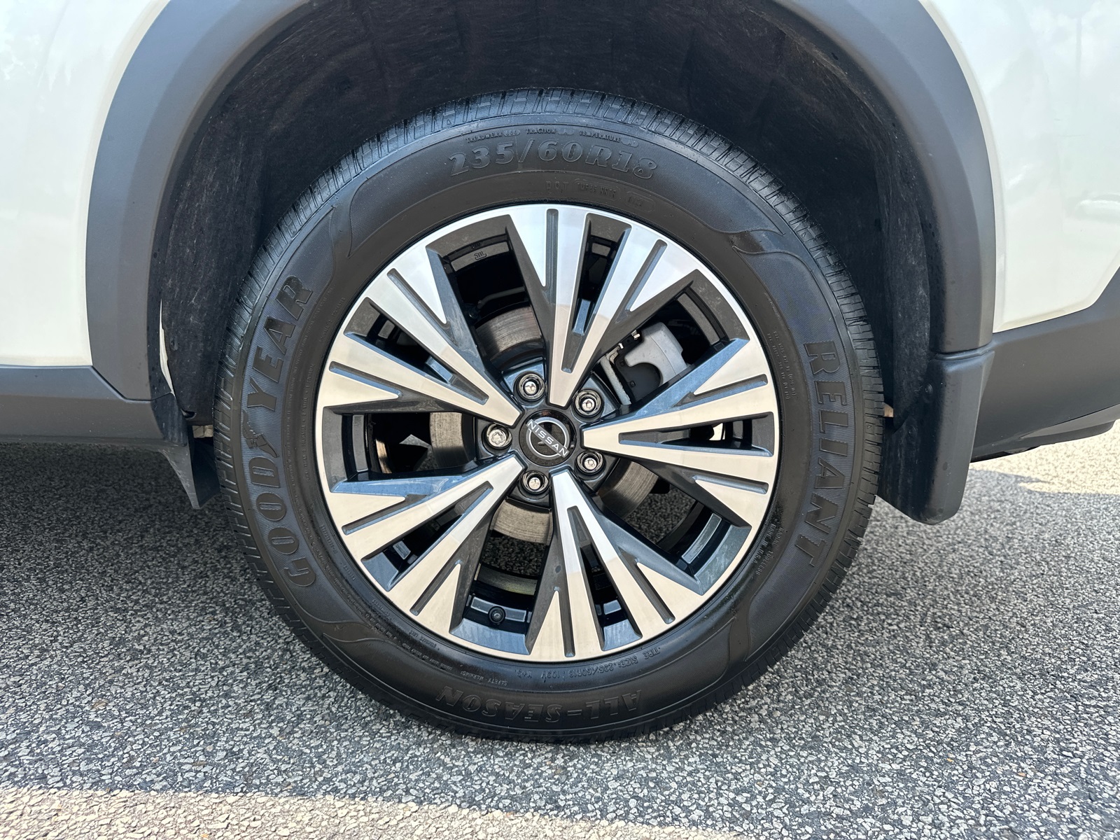 2023 Nissan Rogue SV photo 20