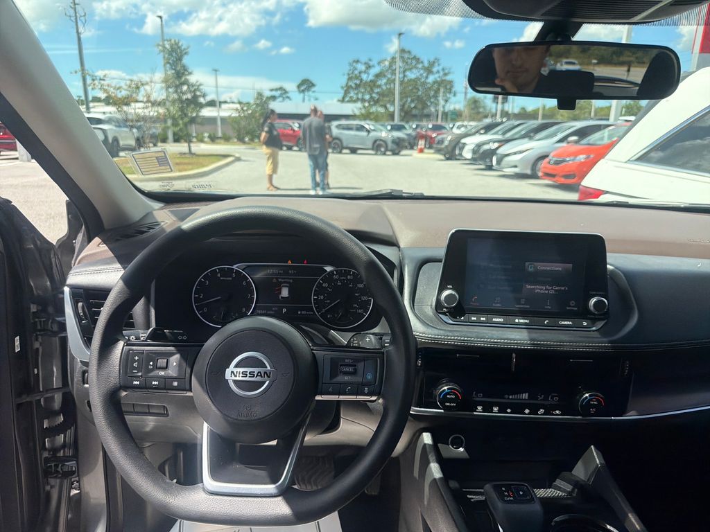 2021 Nissan Rogue SV photo 24