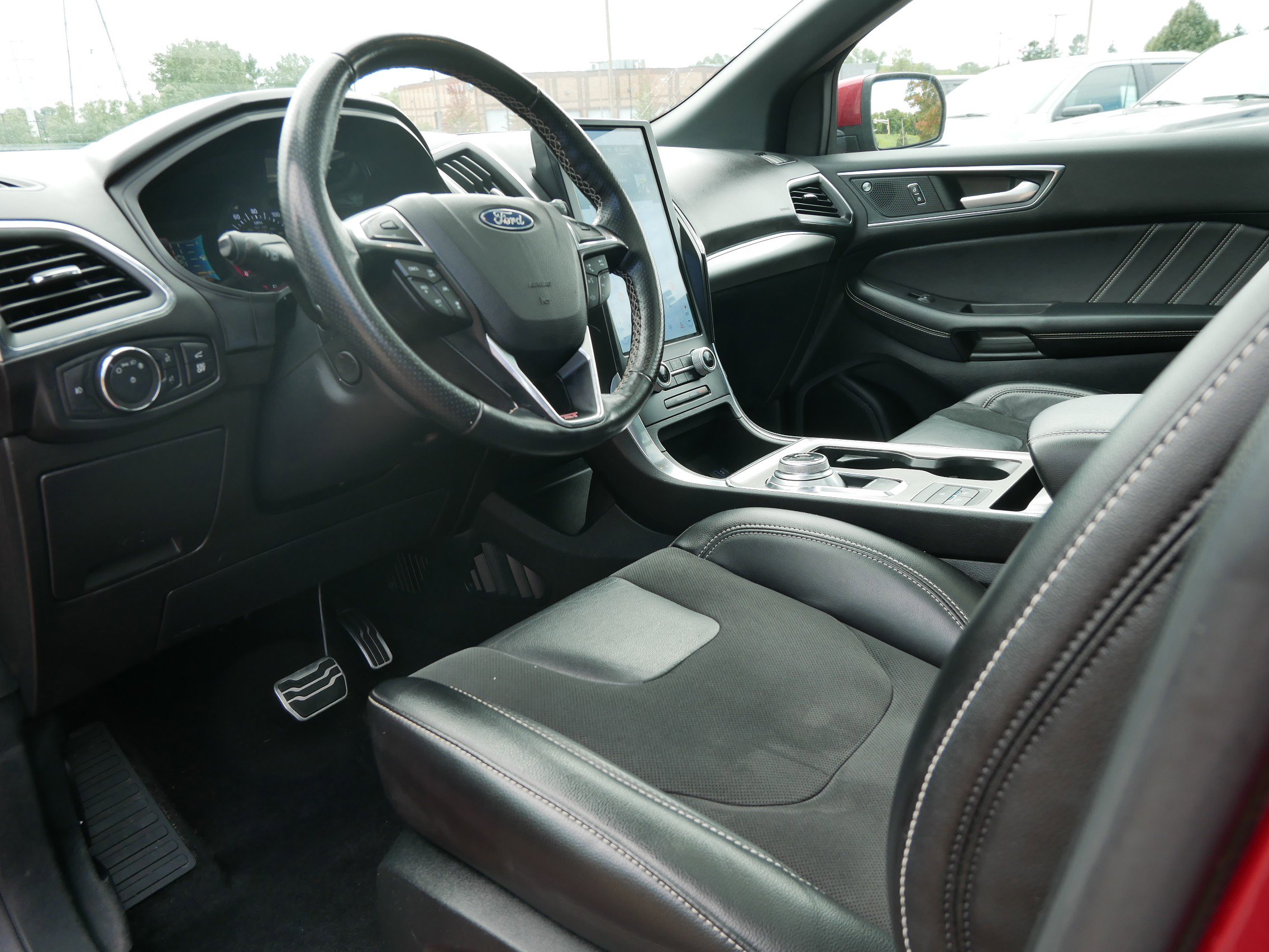 2022 Ford Edge ST photo 10