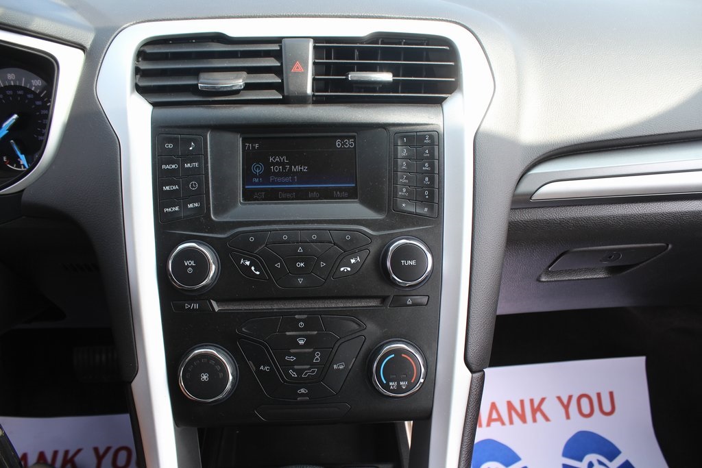 2014 Ford Fusion S photo 14