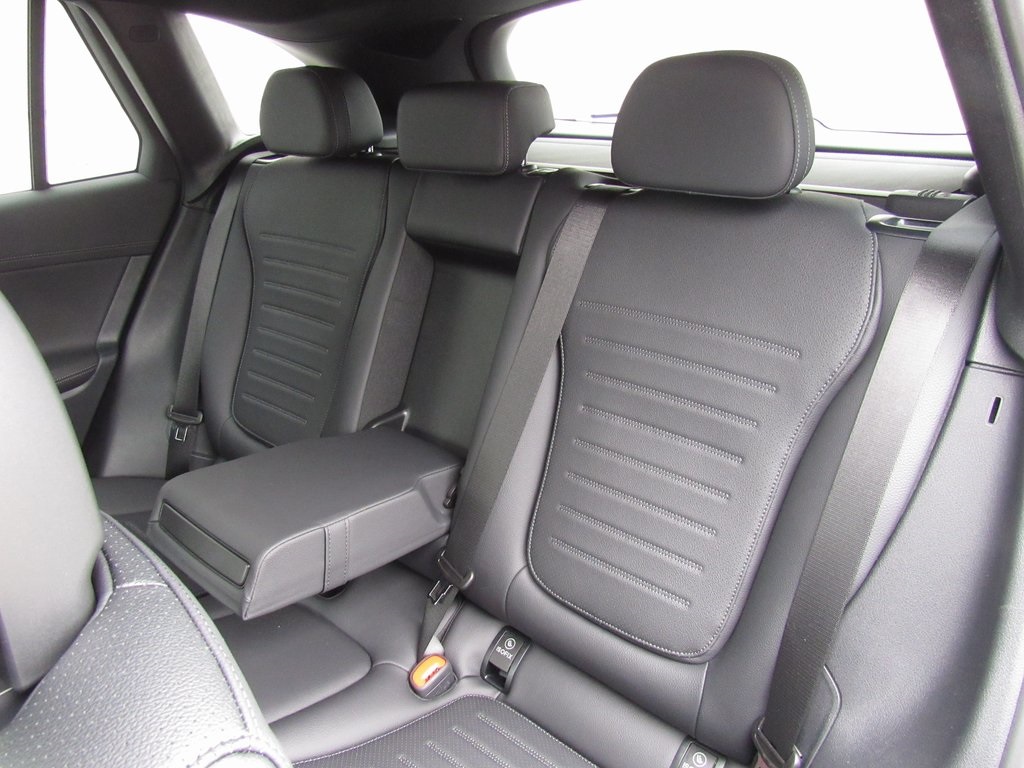 2026 Mercedes Benz GLC 300 4MATIC photo 11