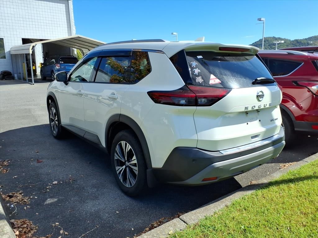 2021 Nissan Rogue SV photo 3