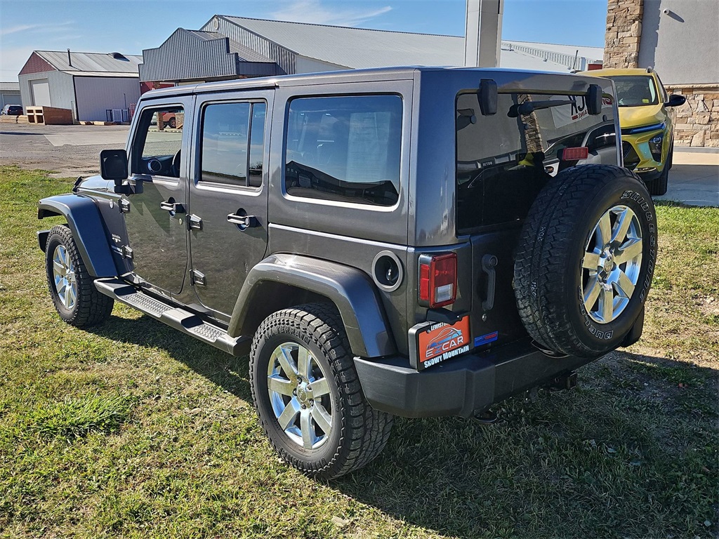 2016 Jeep Wrangler Unlimited Sahara photo 14