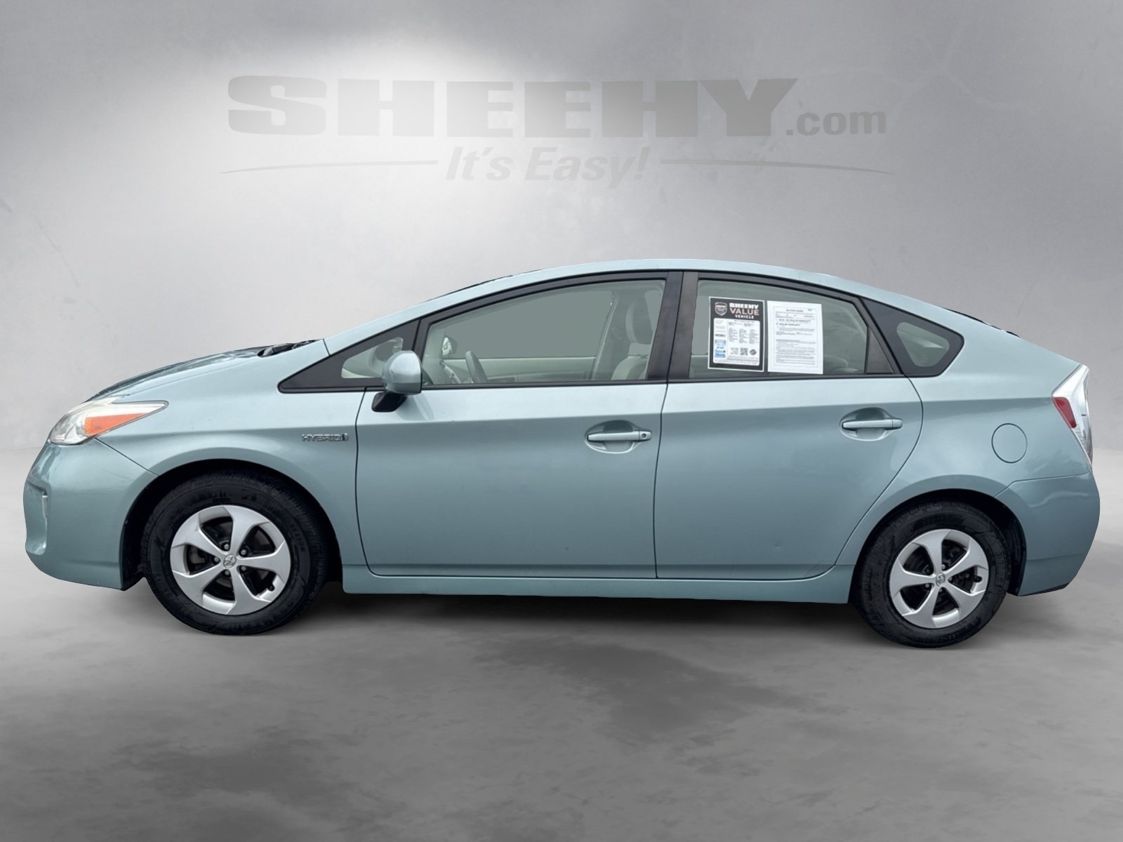 2013 Toyota Prius Two photo 12