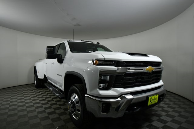 2025 Chevrolet Silverado 3500HD LT photo 7