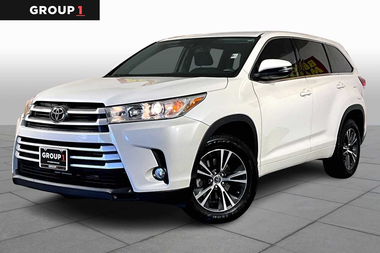 2018 Toyota Highlander LE Plus's photo