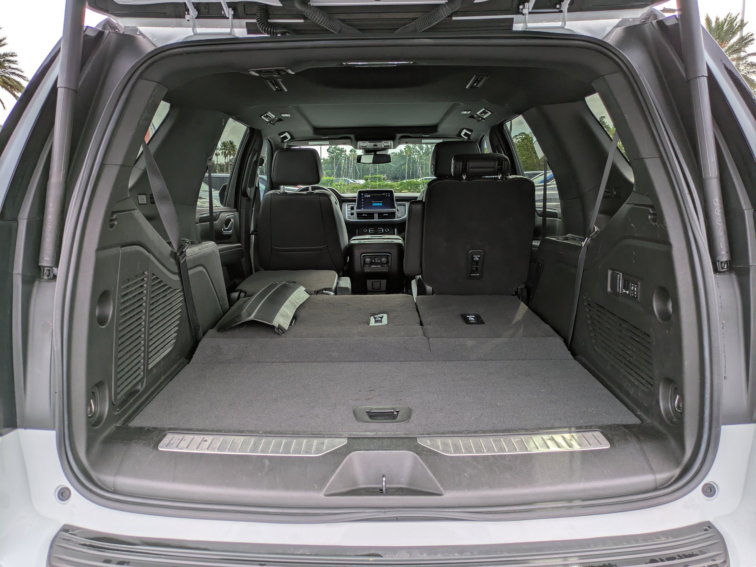 2023 Chevrolet Tahoe RST photo 12