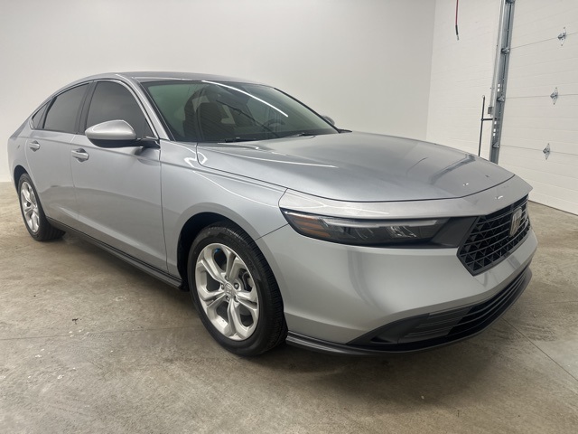 2023 Honda Accord LX photo 3