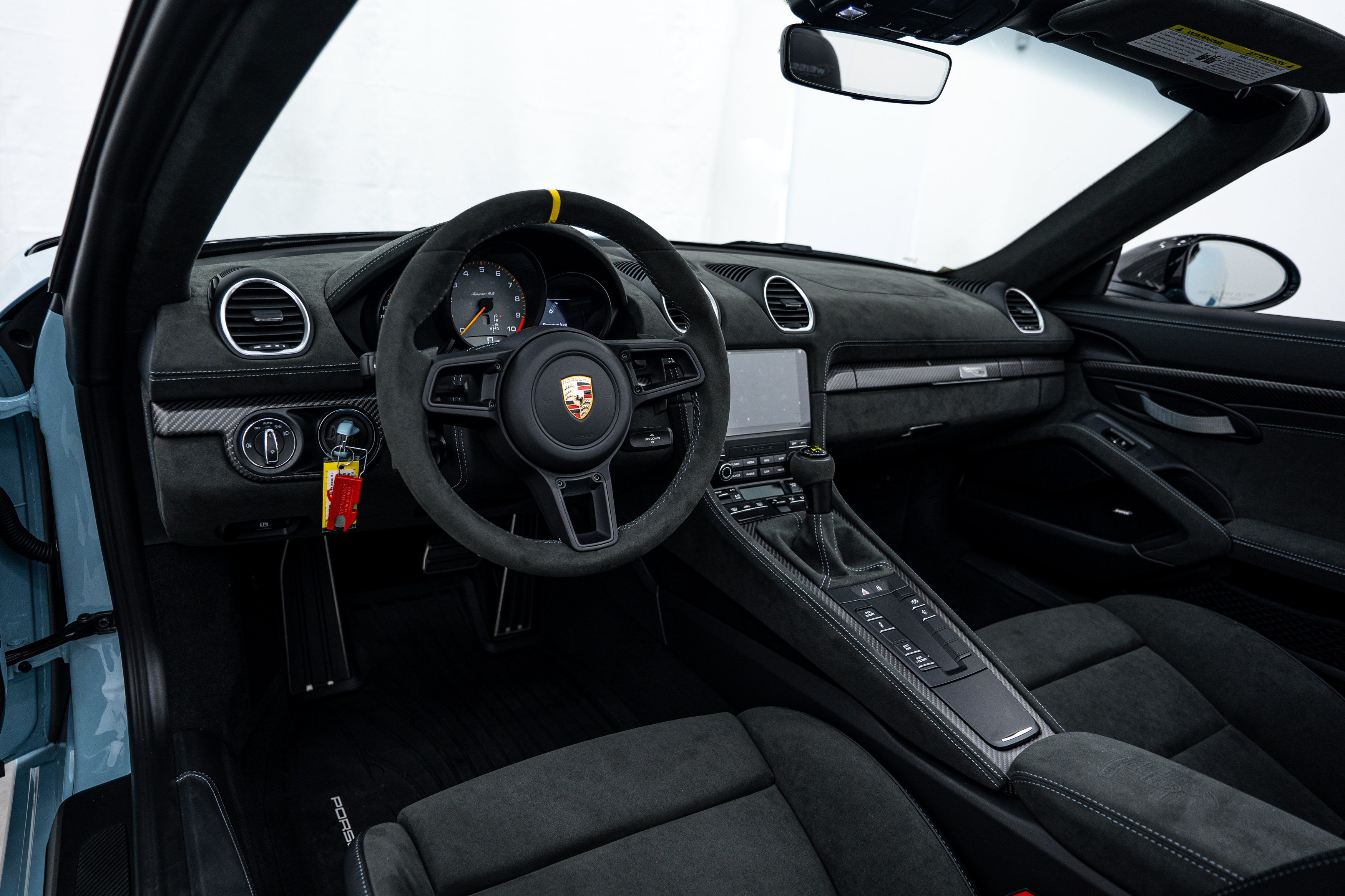 2025 Porsche Boxster Spyder photo 4