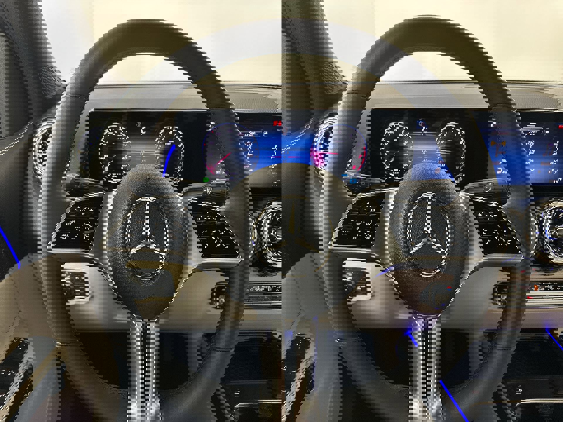 2025 Mercedes Benz GLB 250 4MATIC photo 13