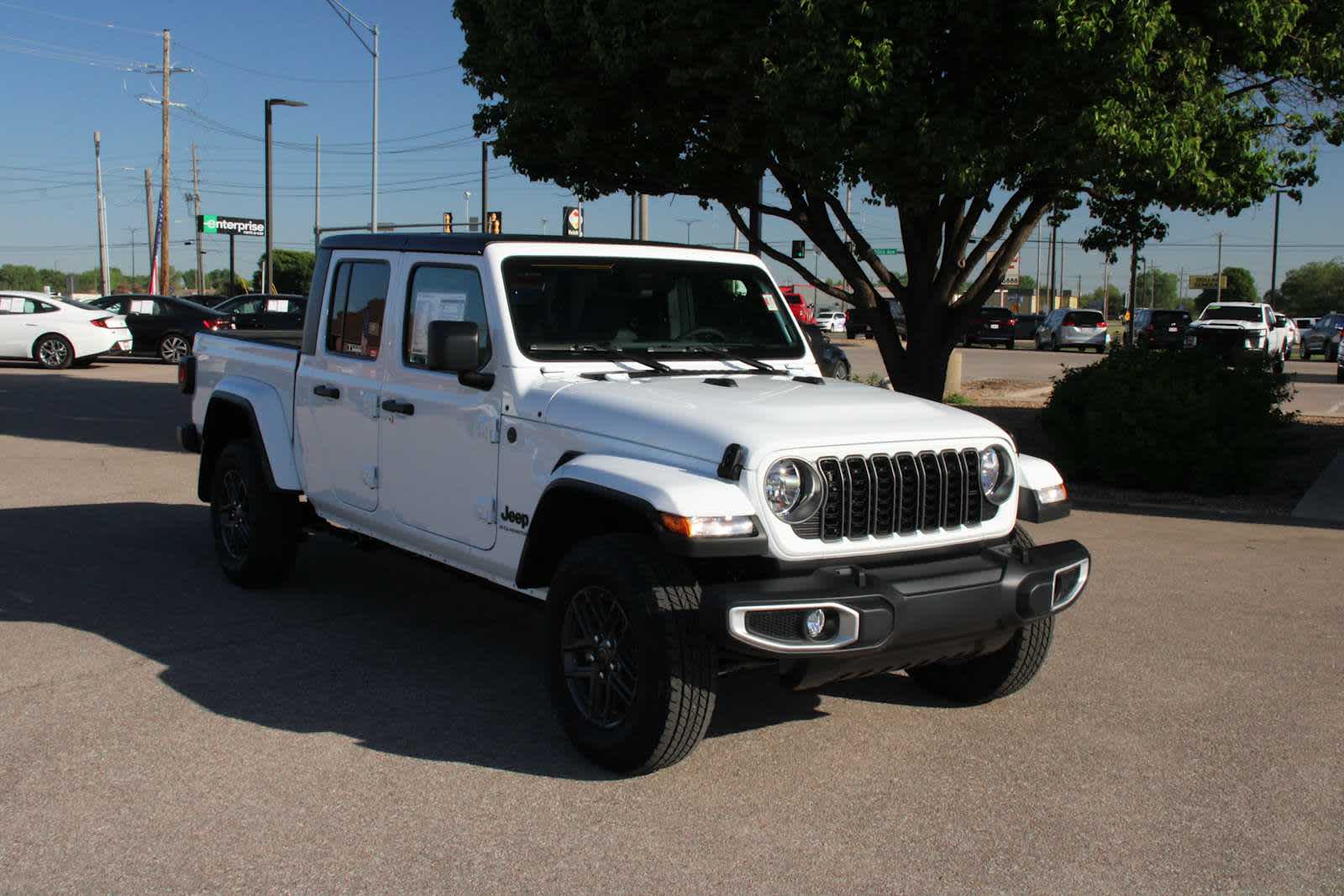 2025 Jeep Gladiator Sport S photo 2
