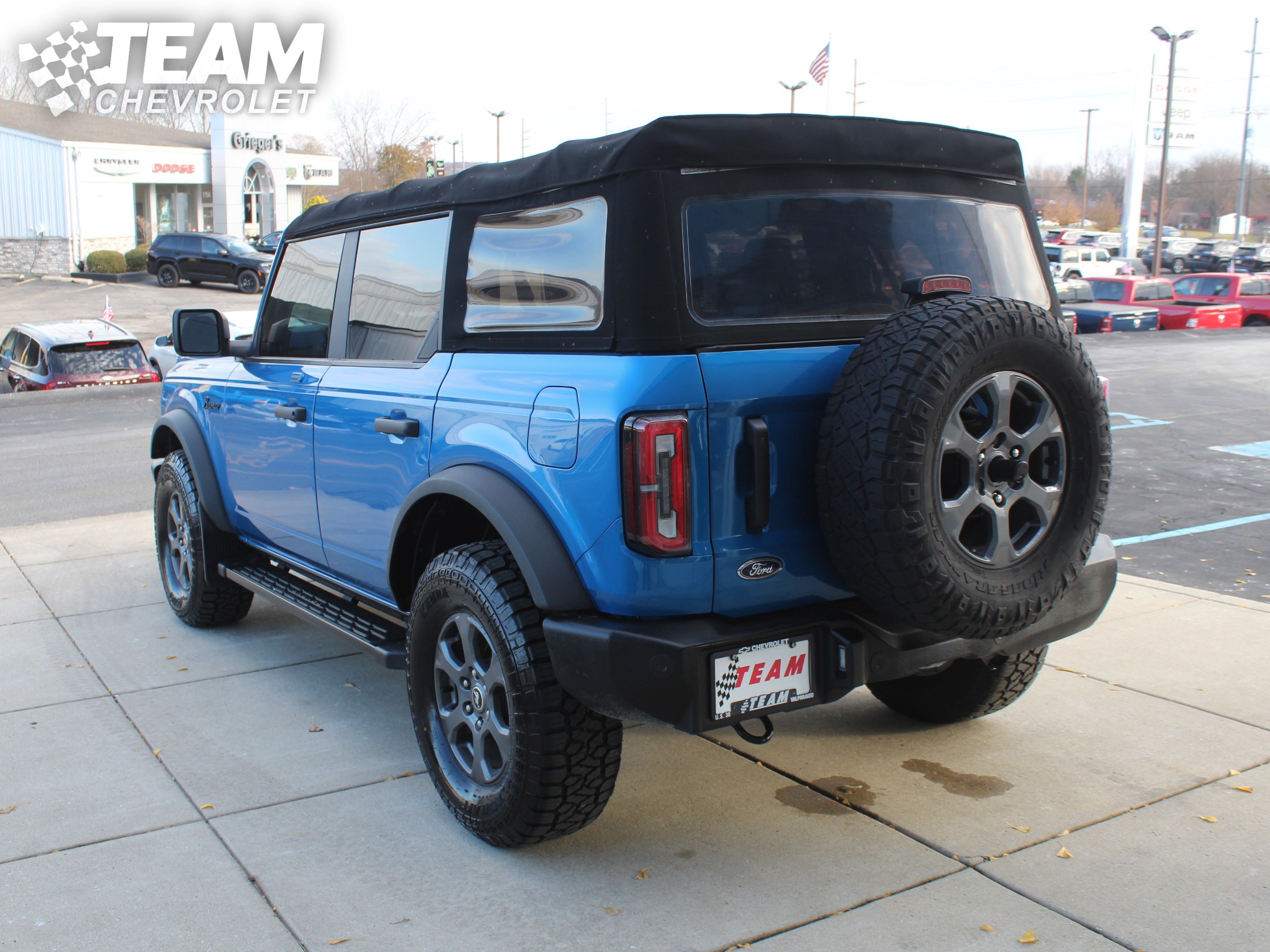 2022 Ford Bronco Base photo 3