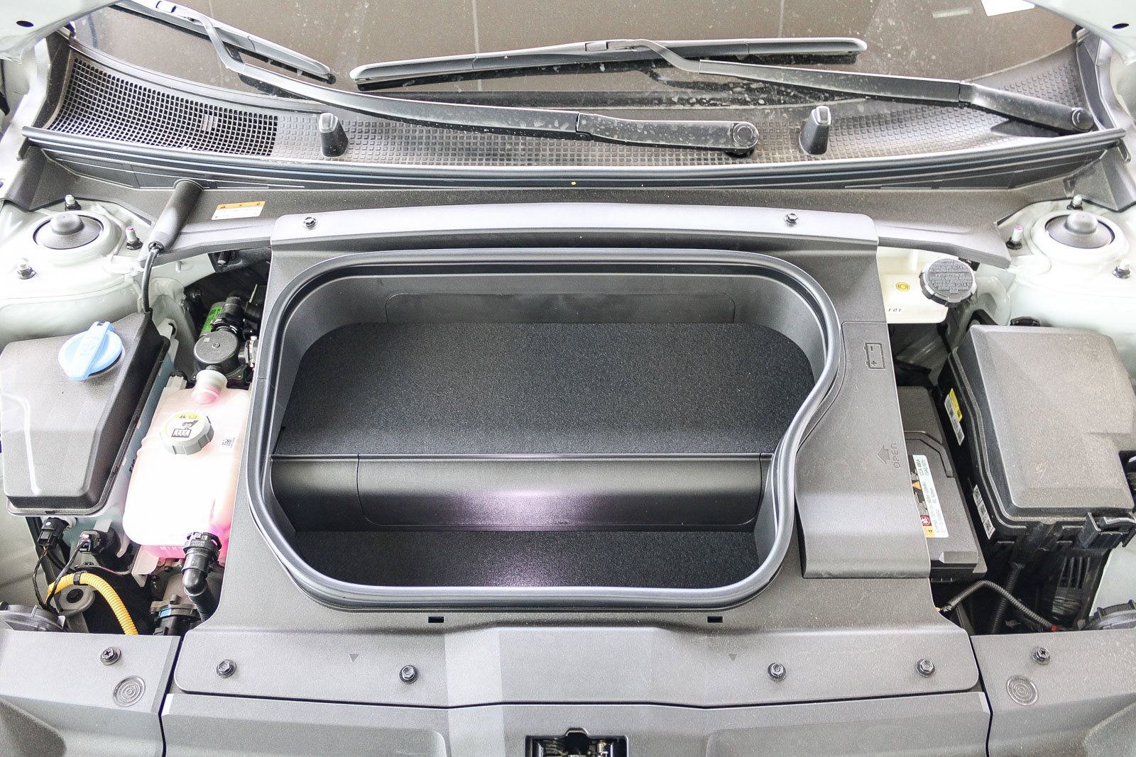 New 2025 Curated Silver Hyundai SEL image 27
