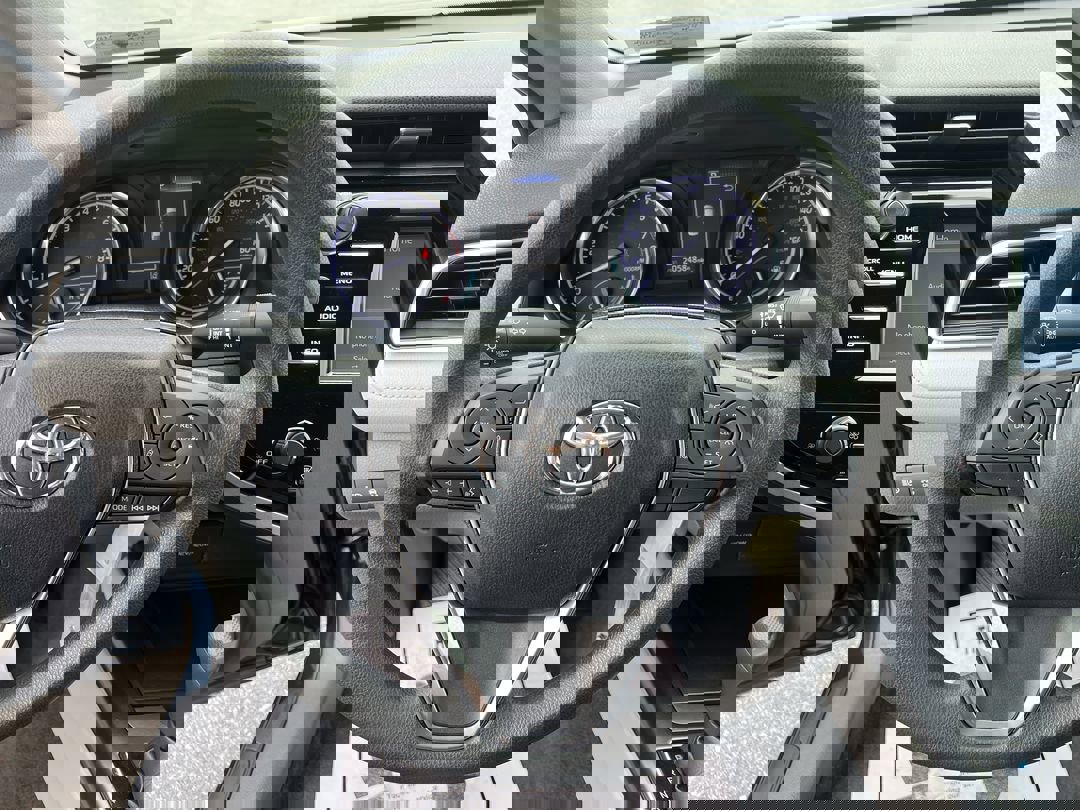 2018 Toyota Camry L photo 16