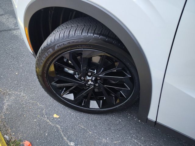 2025 Mitsubishi Outlander PHEV SEL photo 11