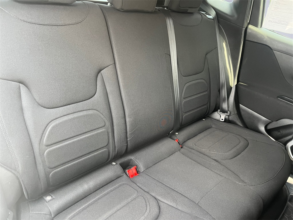2018 Jeep Renegade Latitude North Edition photo 18