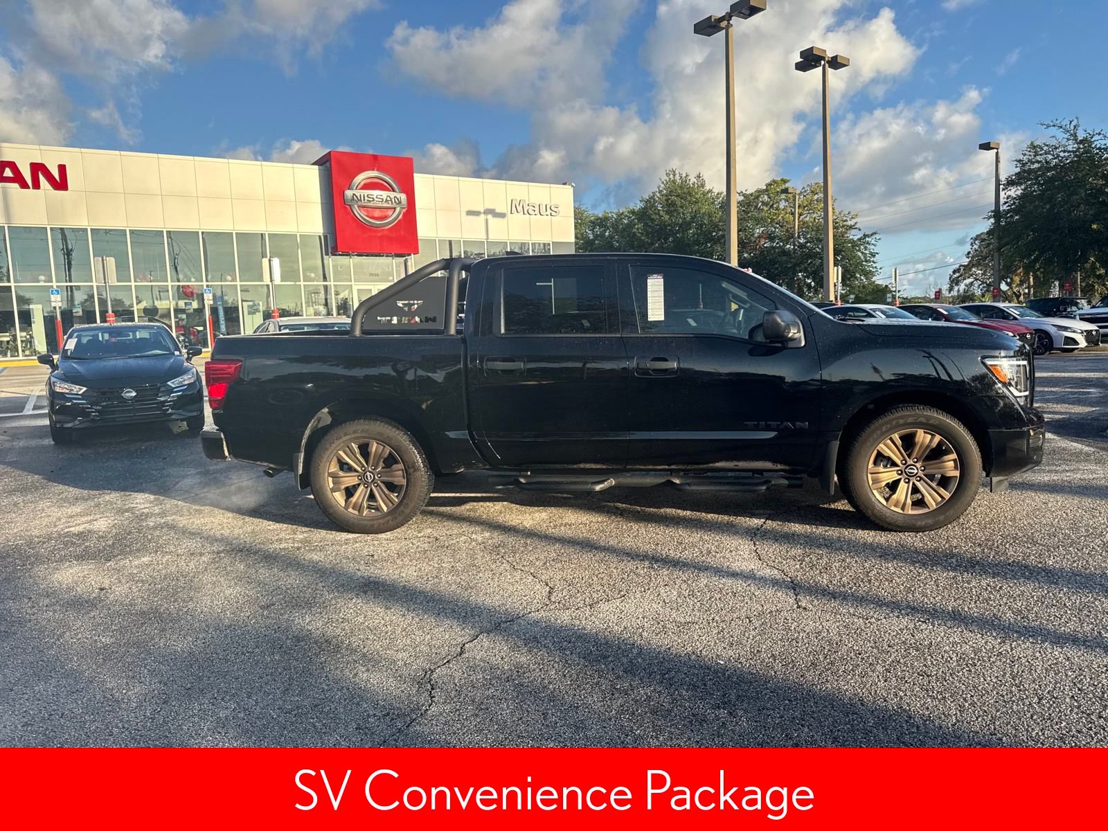2024 Nissan Titan SV photo 2