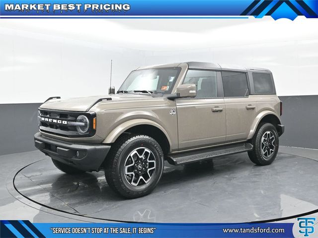 2025 Ford Bronco 4-Door Outer Banks's photo