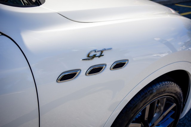 2024 Maserati Levante GT photo 11