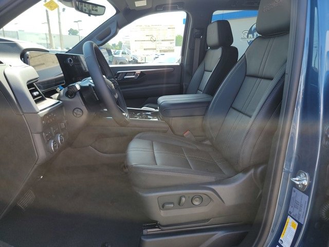 2025 Chevrolet Tahoe High Country photo 12