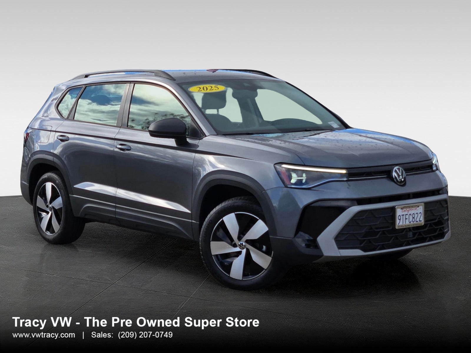 2025 Volkswagen Taos S's photo