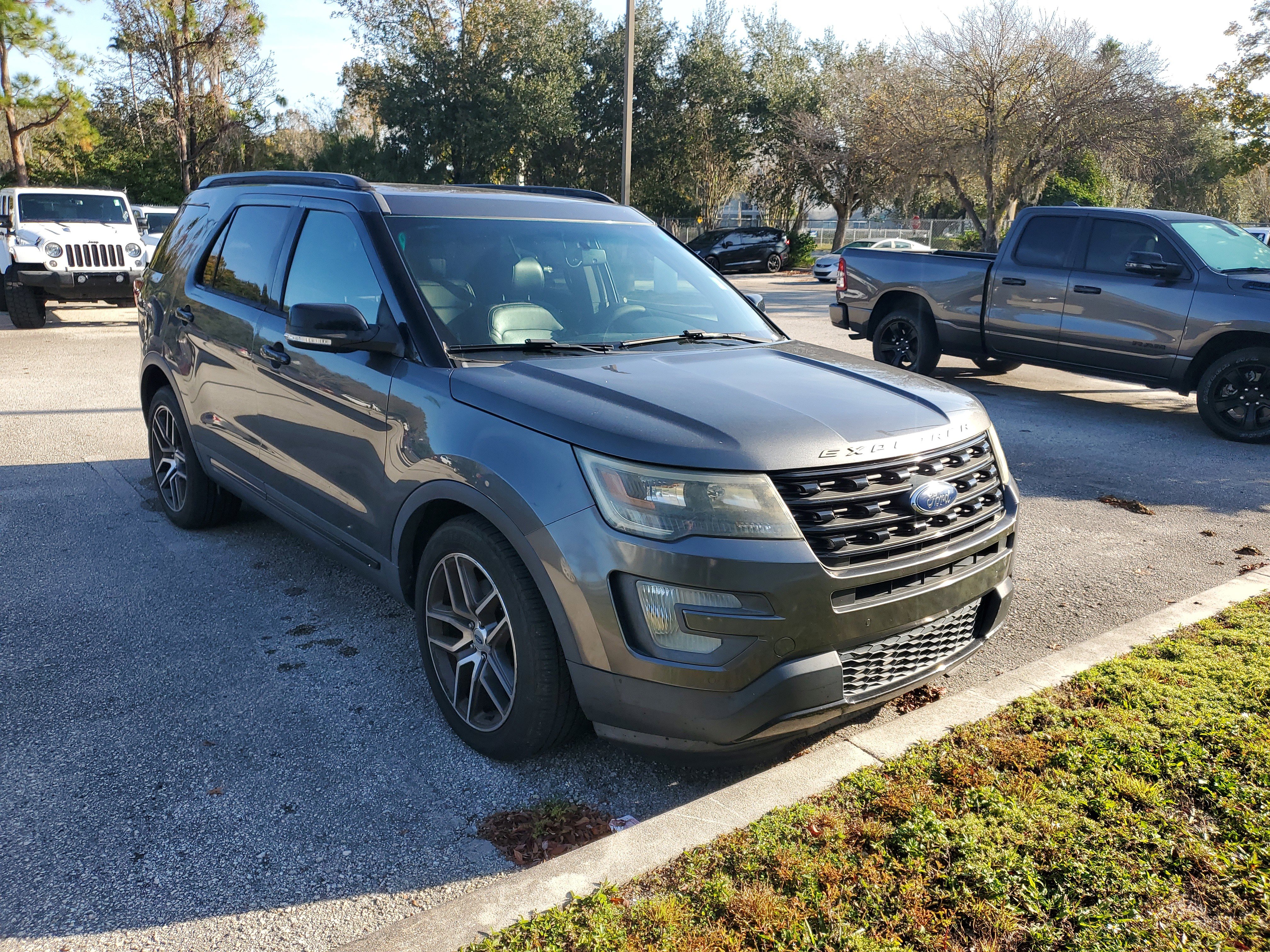 2016 Ford Explorer Sport's photo
