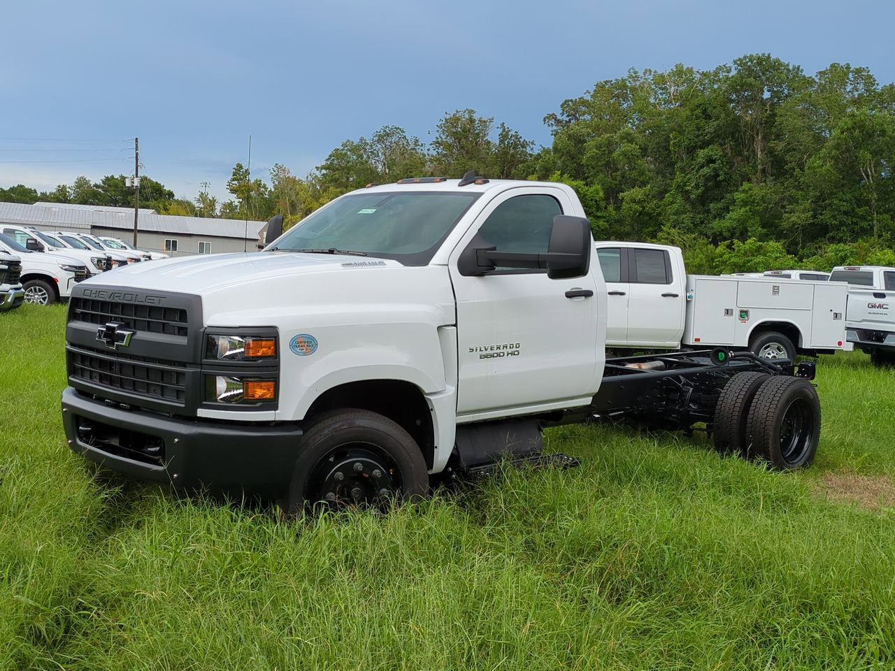 2024 Chevrolet Silverado 4500 Medium Duty Chassis Cab Work Truck's photo