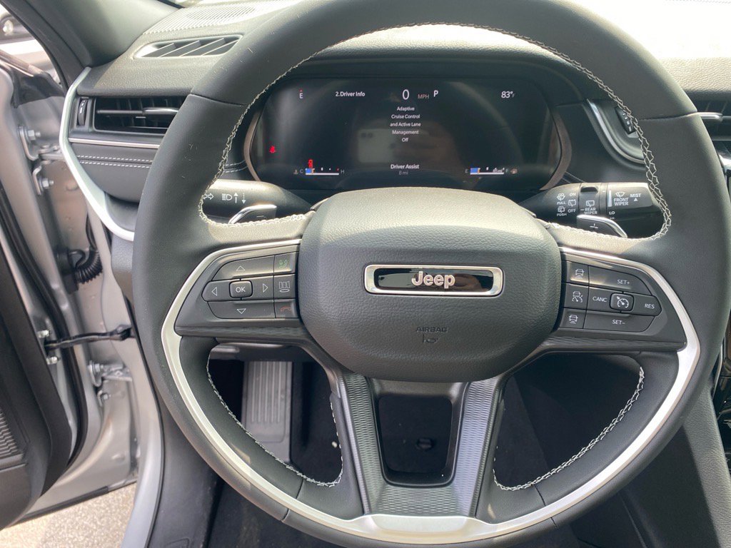 2025 Jeep Grand Cherokee Laredo X photo 6