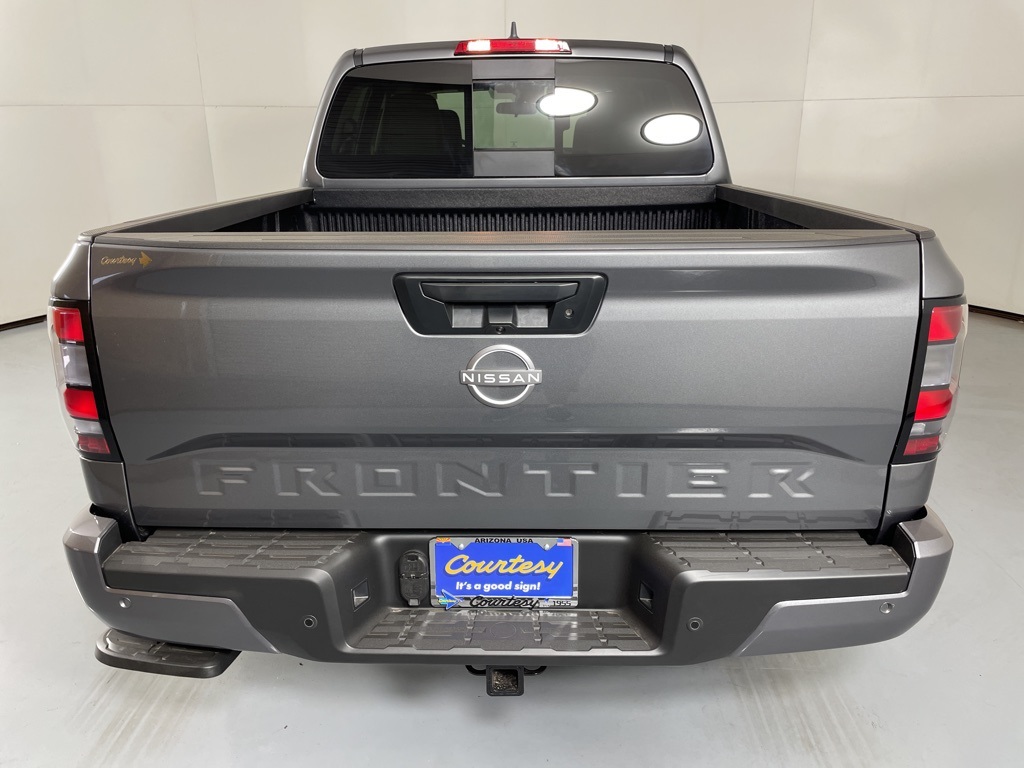 2025 Nissan Frontier Crew Cab SV photo 7