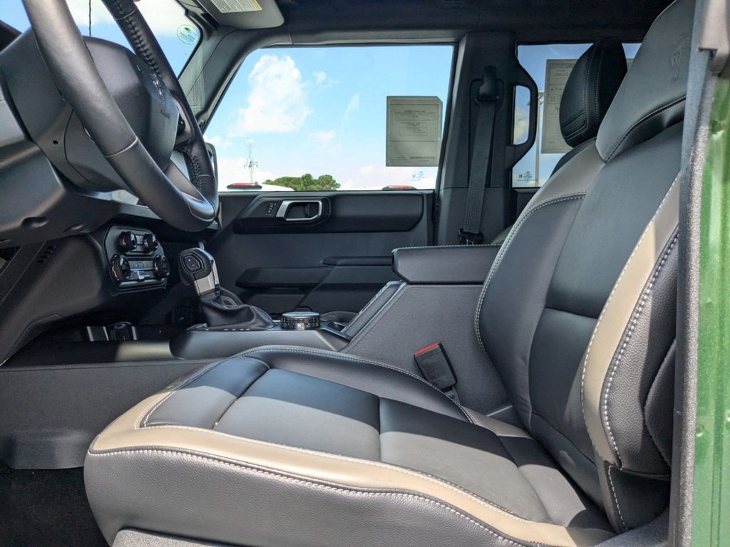 2025 Ford Bronco Outer Banks photo 13