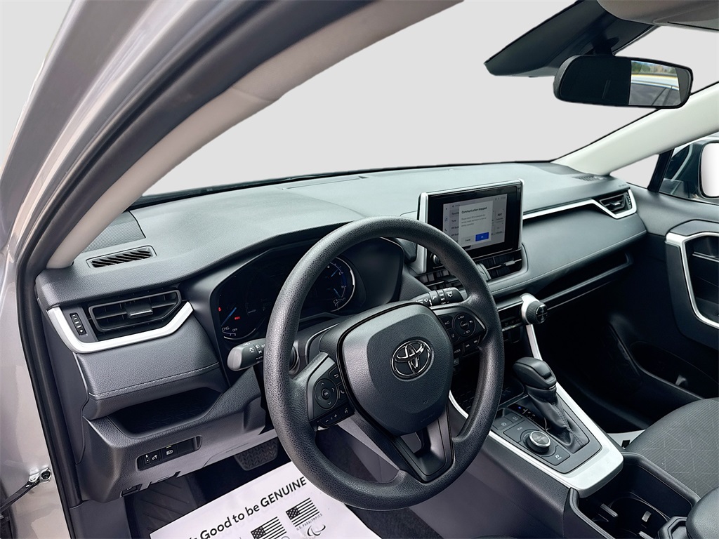 2025 Toyota RAV4 Hybrid XLE photo 15