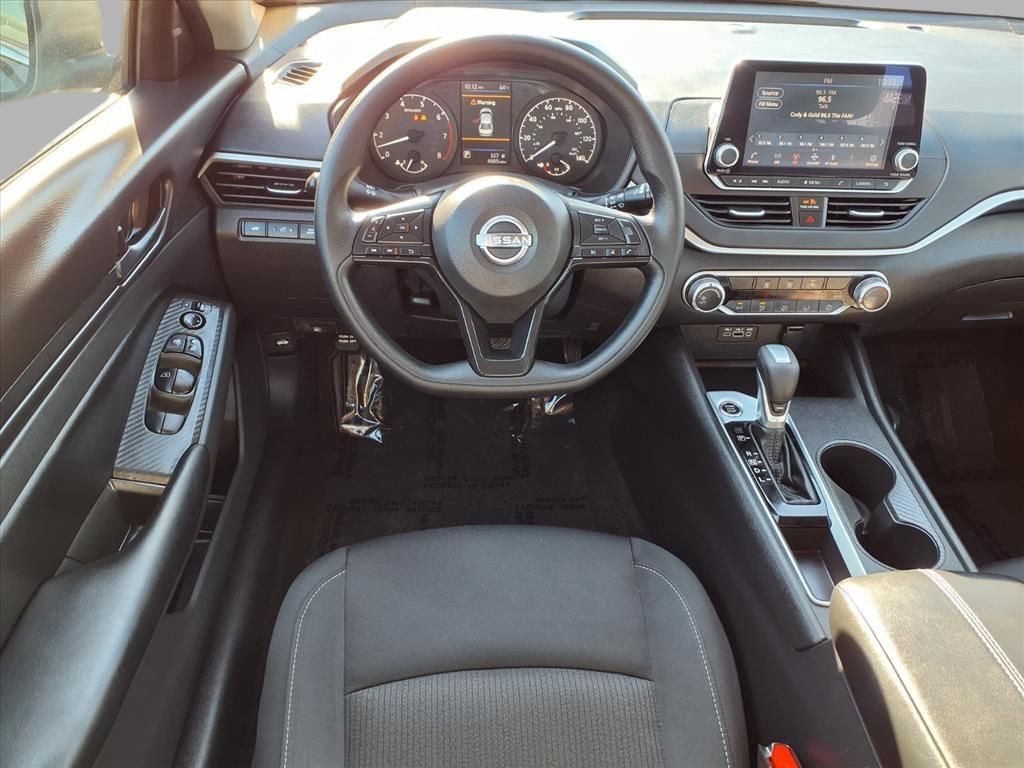 2025 Nissan Altima 2.5 S photo 4