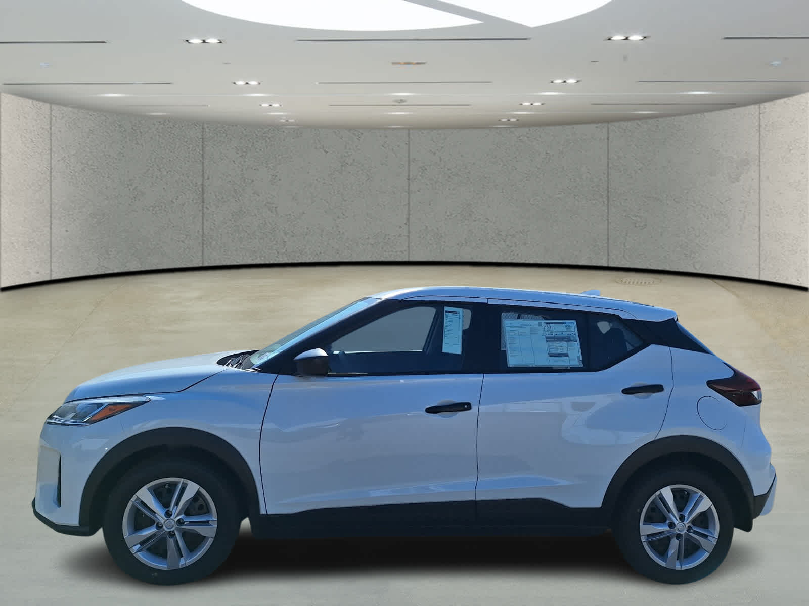 2025 Nissan Kicks Play S photo 2