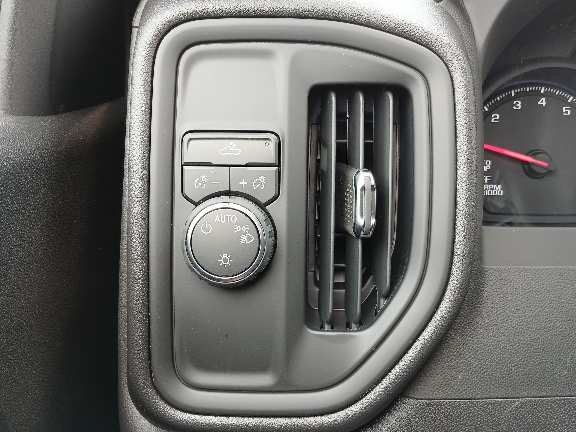 2025 Chevrolet Silverado 1500 photo 18