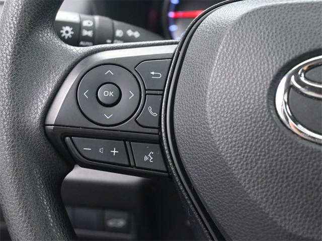 2020 Toyota RAV4 XLE photo 2