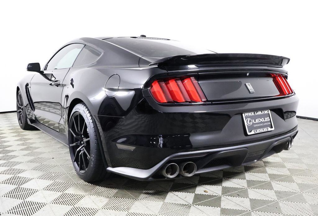 2017 Ford Mustang Shelby GT350 photo 4