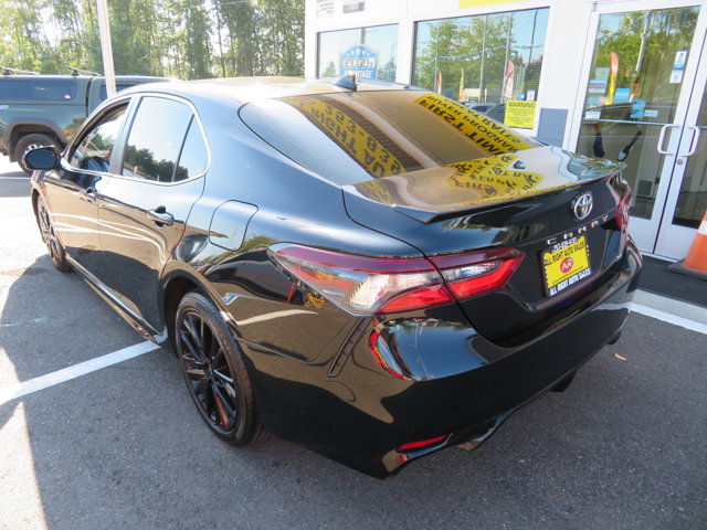 2021 Toyota Camry SE photo 3