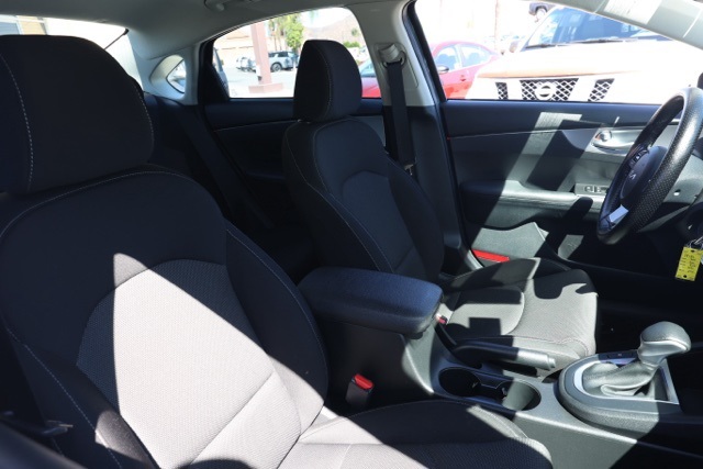 2023 Kia Forte LXS photo 17