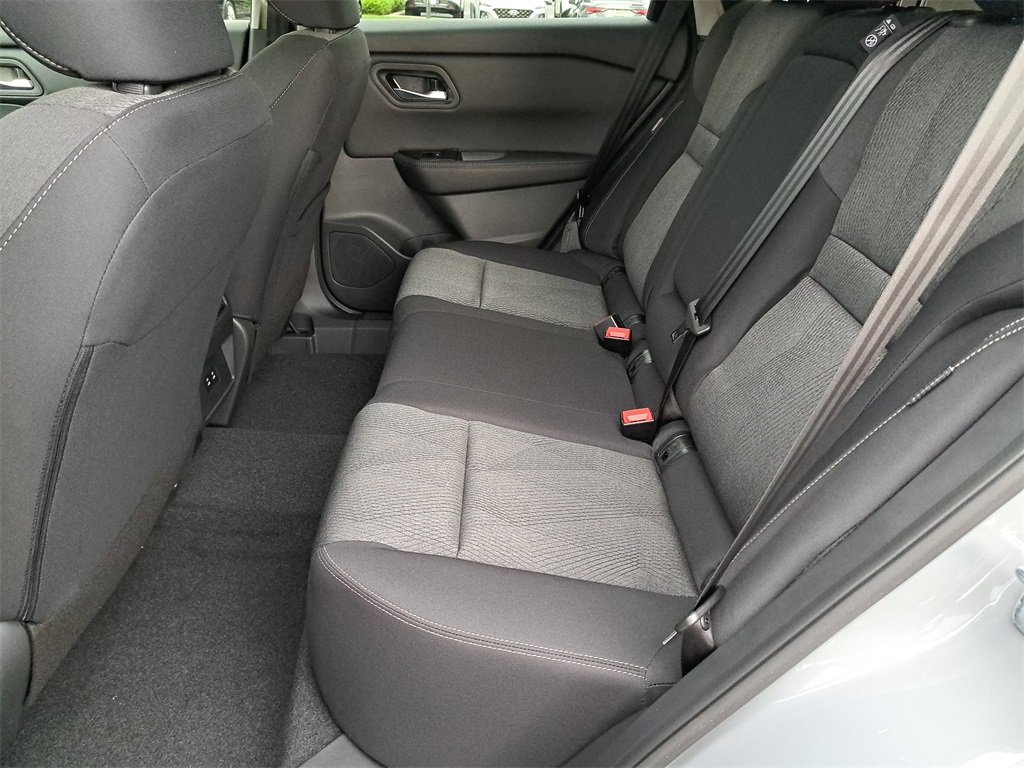 2026 Nissan Rogue SV photo 11