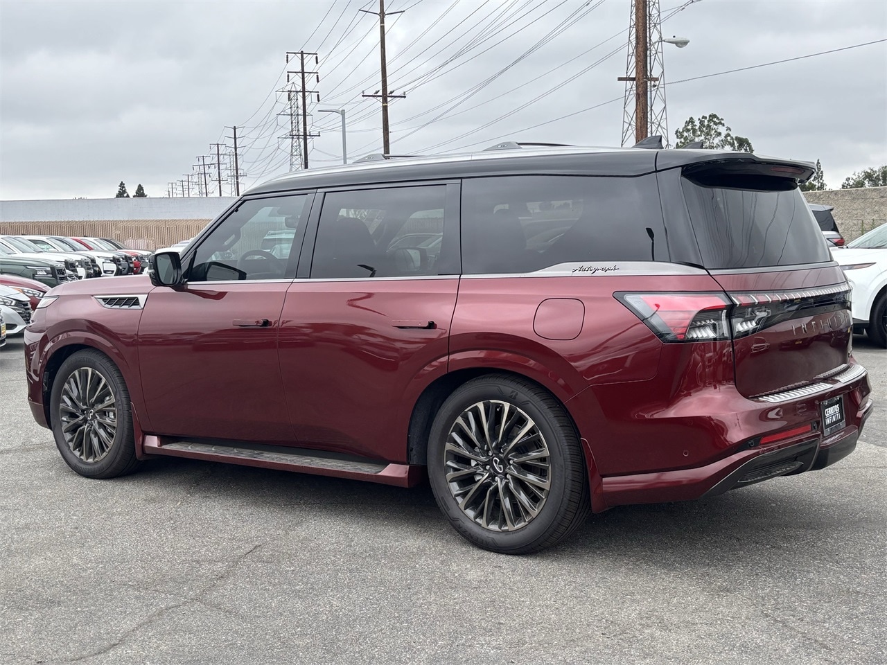 2025 Infiniti QX80 photo 2