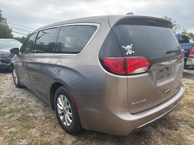 2018 Chrysler Pacifica Touring Plus photo 5
