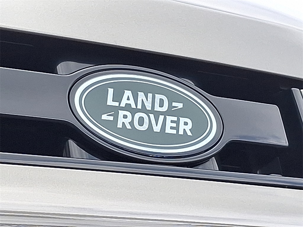 2025 Land Rover Defender 110 S photo 20