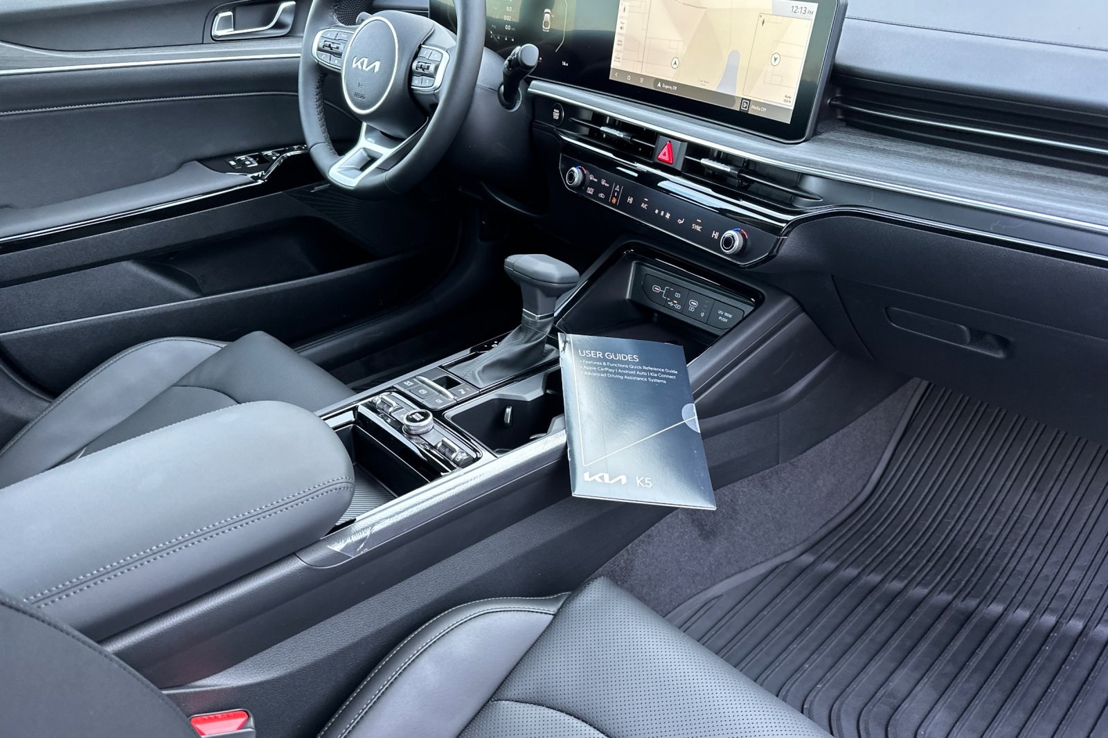 2025 Kia K5 EX photo 11