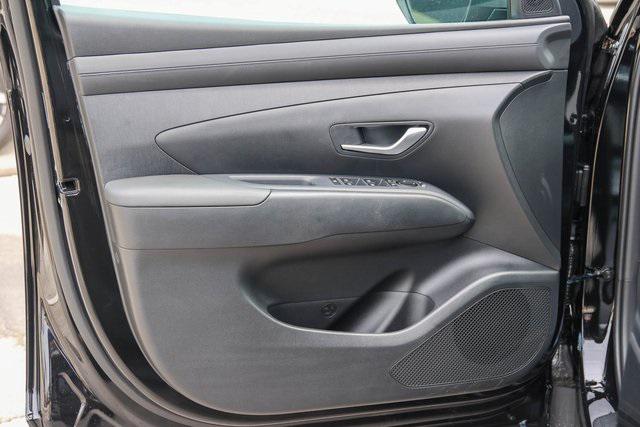 New 2025 Black Hyundai SEL Convenience FWD image 8