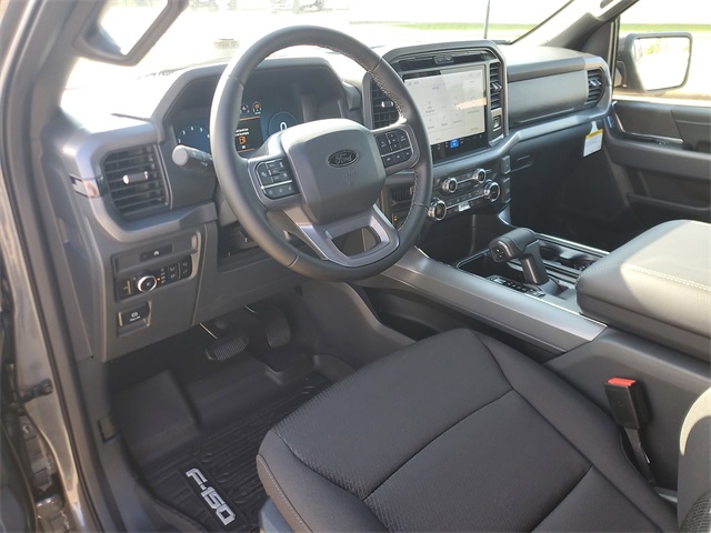 2025 Ford F-150 XLT photo 18