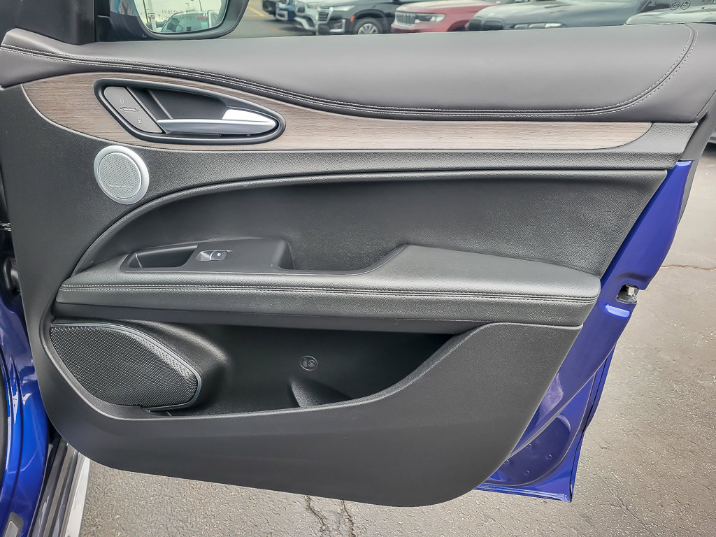 2023 ALFA ROMEO STELVIO - Image 24