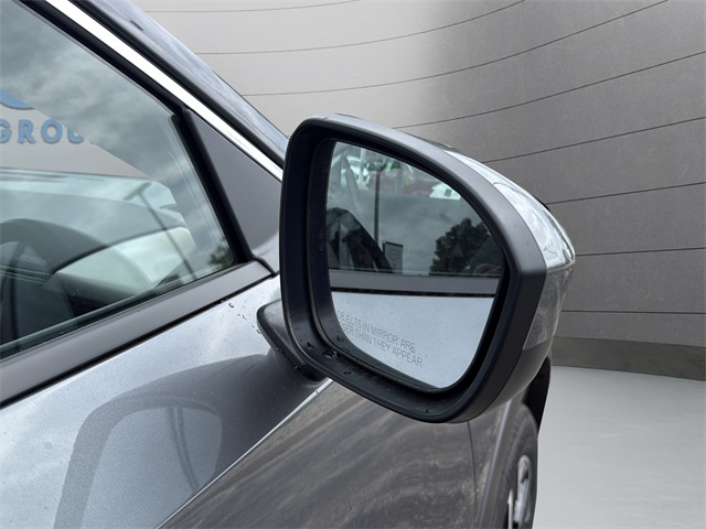 2025 Nissan Kicks SV photo 27