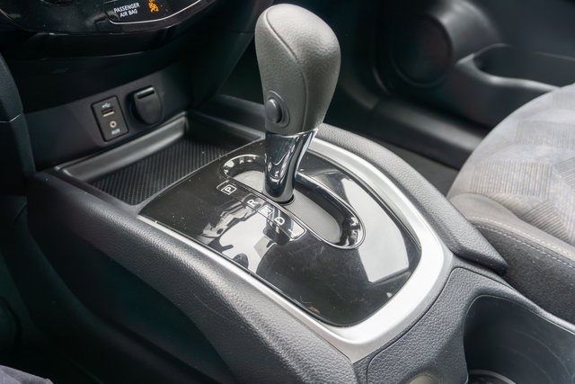 2016 Nissan Rogue SV photo 26
